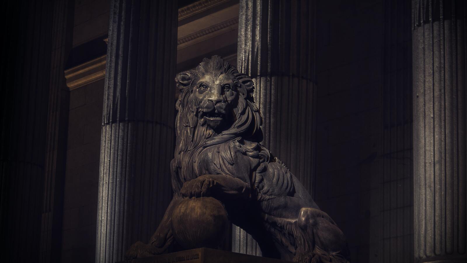 Loewenstatue